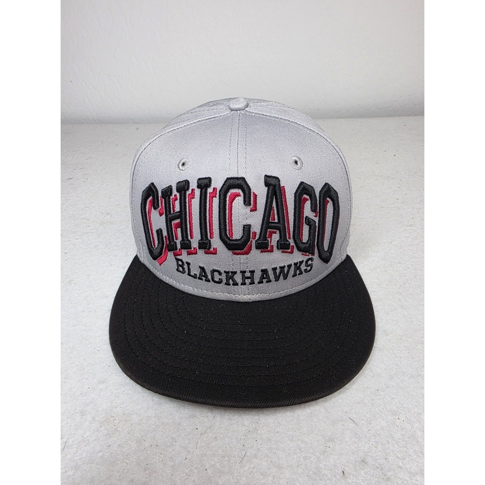 New Era Chicago Blackhawks Spellout Vintage Style Snapback Hat Cap Embroidered‎